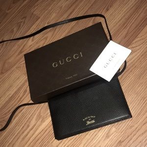 Authentic sling wallet marked - Gucci Firenze 1921